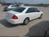 Toyota Avalon Xl/Xls 4T1BF28B8YU044031 снимка