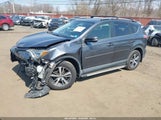 Toyota Rav4 Xle JTMRFREV7JD242678 снимка