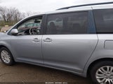 Toyota Sienna Xle V6 8 Passenger 5TDYK3DC3DS365889 fotografie