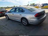 Volkswagen Passat 1.8T S 1VWAT7A3XHC083408 снимка