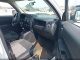 Jeep Patriot Latitude 1C4NJRFB0ED846421 снимка