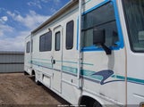 Chevrolet P30 1GBKP37NXS3314901 снимка