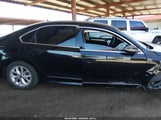 Volkswagen Passat 1.8T S 1VWAT7A36HC006339 снимка