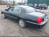 Lincoln Town Car Signature Limited 1LNHM82W15Y608573 photo