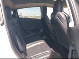 Tesla Model Y Long Range Dual Motor All-Wheel Drive 5YJYGDEE6MF125683 fotografie