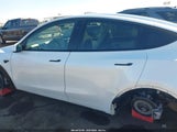 Tesla Model Y Premium Rear-Wheel Drive/Standard Rear-Wheel Drive 7SAYGDED9TA495922 fotografie