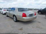Lincoln Town Car Signature 1LNHM81W85Y617045 fotografie