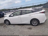 Toyota Prius Two JTDKBRFU0J3083723 снимка