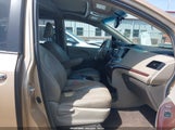 Toyota Sienna Xle V6 5TDYK3DC2BS160027 снимка