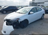 Toyota Corolla Le 5YFBURHE7JP817829 снимка