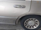 Lincoln Town Car Signature 1LNHM82W8XY700833 fotografie