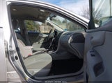 Toyota Corolla Le 2T1BU4EE3AC323796 снимка