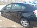 Toyota Prius Two JTDKN3DU0B5334527 fotografie