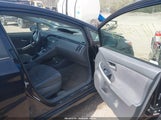 Toyota Prius Two JTDKN3DU0B5334527 fotografie