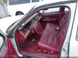 Lincoln Town Car Executive 1LNLM81W7PY740641 снимка