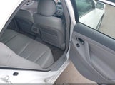 Toyota Camry Le 4T1BE46KX7U694656 снимка