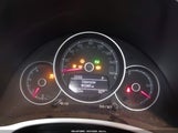 Volkswagen Beetle 2.0T Coast/2.0T S/2.0T Se 3VW5DAAT2JM505171 снимка