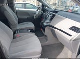 Toyota Sienna Le 7 Passenger 5TDJK3DC2DS070686 снимка
