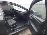Toyota Corolla Se 5YFBURHE5KP887752 снимка