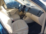 Volkswagen Tiguan 2.0T/2.0T S WVGAV7AX2HK022586 снимка