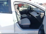Toyota Corolla Le JTDEPMAE6N3025803 снимка