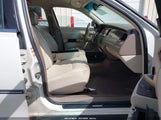 Lincoln Town Car Signature 1LNHM81W55Y609601 photo