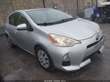 Toyota Prius C One JTDKDTB31C1520535 снимка
