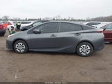 Toyota Prius Two JTDKBRFU0J3064914 снимка