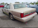 Lincoln Town Car Executive 1LNLM81W2VY756162 photo