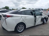 Toyota Prius Four JTDKARFU6G3014014 снимка