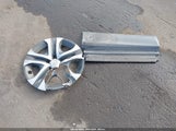 Toyota Rav4 Le JTMBFREV0JD233189 снимка