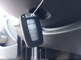 Hyundai Veloster Base W/Gray KMHTC6AD6DU104639 снимка
