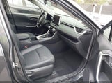 Toyota Rav4 Hybrid Xle Premium JTMB6RFV3RD118869 photo