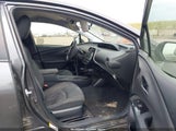 Toyota Prius Two JTDKBRFUXG3523567 снимка