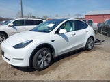 Tesla Model Y 7SAYGDEE4PF803824 fotografie