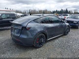 Tesla Model Y Performance Dual Motor All-Wheel Drive 7SAYGDEF0NF543492 fotografie