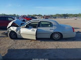 Lincoln Town Car Signature 1LNHM81W56Y643314 снимка