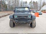 Jeep Wrangler Unlimited Sahara 1C4BJWEG5GL111201 fotografie