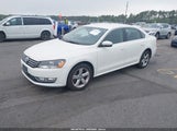 Volkswagen Passat 1.8T Limited Edition 1VWAT7A34FC078962 photo