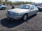 Lincoln Town Car Signature 1LNHM81W84Y661514 fotografie