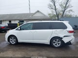 Toyota Sienna Le 8 Passenger 5TDKZ3DC5HS845391 снимка