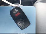 Toyota Corolla Cross Xle 7MUEAAAG1NV025925 photo