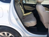 Buick Envision Essence LRBFX1SA6JD007996 fotografie