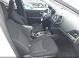Jeep Cherokee Latitude 4X4 1C4PJMCB5KD437553 снимка