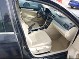 Volkswagen Passat 2.5L Se 1VWBP7A34DC014748 снимка