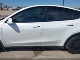 Tesla Model Y Long Range Dual Motor All-Wheel Drive 5YJYGDEE9MF202899 fotografie