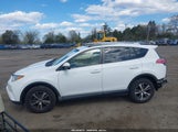 Toyota Rav4 Xle JTMRFREVXJJ203617 fotografie
