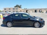 Toyota Corolla Le JTDEPRAE4LJ039916 снимка