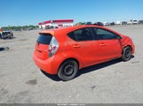 Toyota Prius C Two JTDKDTB32E1070672 снимка