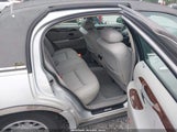 Lincoln Town Car Cartier 1LNHM83WX1Y621301 снимка